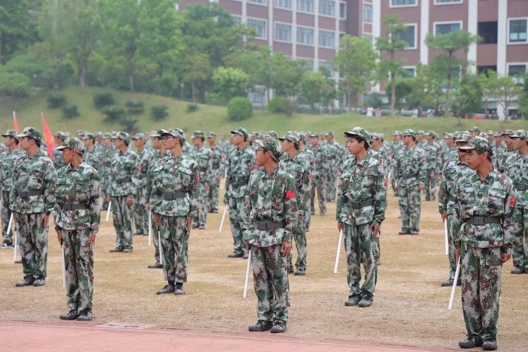 超燃!广州华立科技职业学院22级新生军训汇演